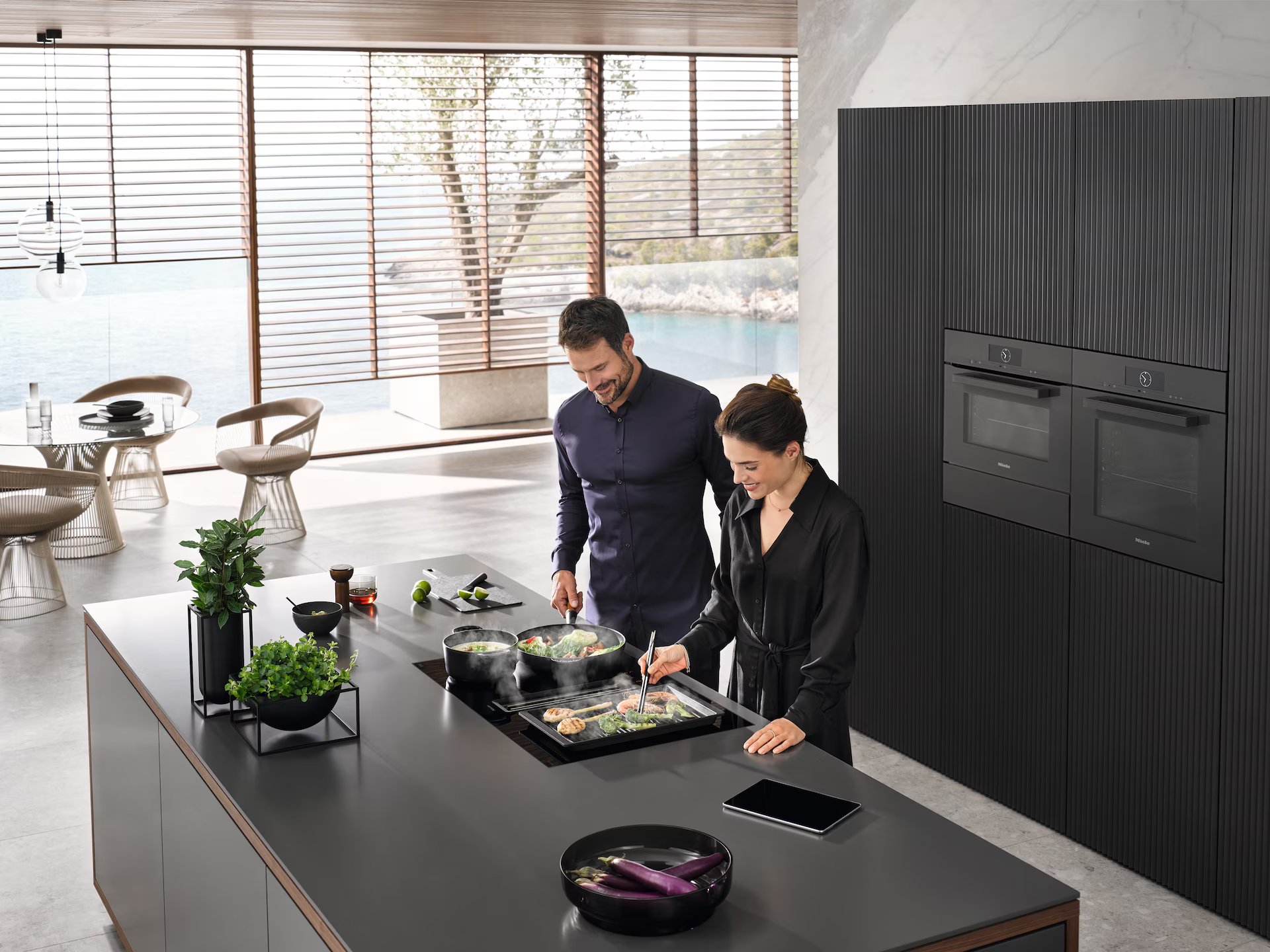 MIELE KMDA7473-1FLSILENCEBLACK MIELE KMDA7473-1FLSILENCEBLACK