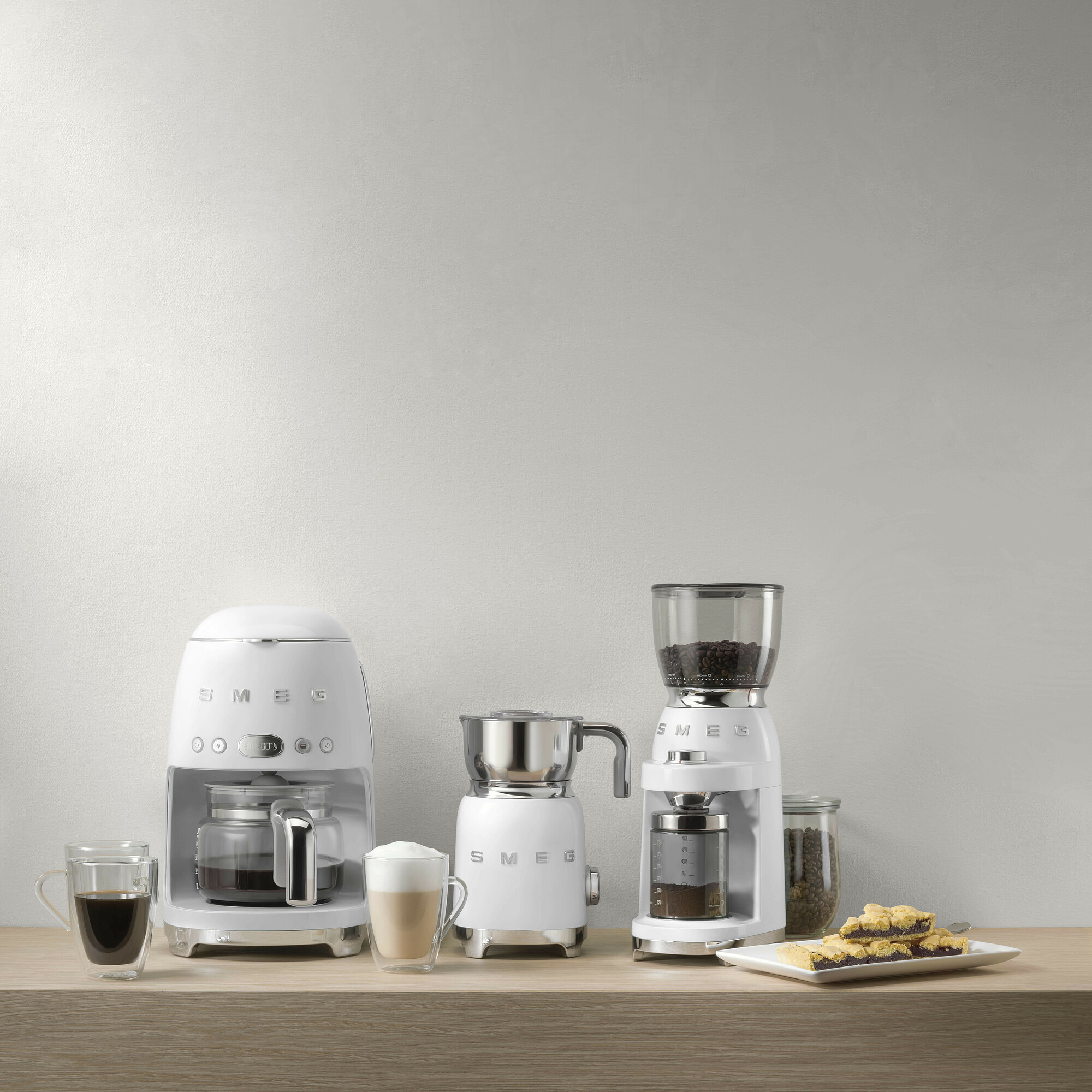 SMEG DCF02WHEU koffiezetapparaat