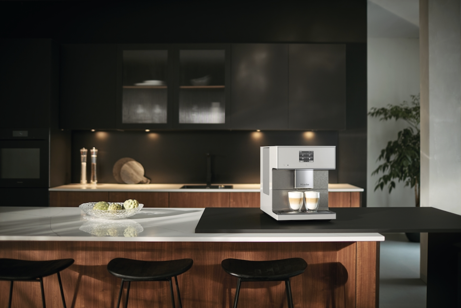 MIELE CM7550BW espresso machine
