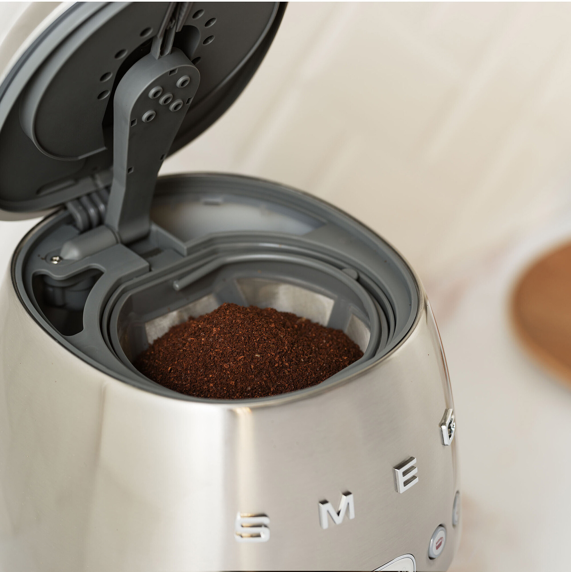 SMEG DCF02SSEU koffiezetapparaat